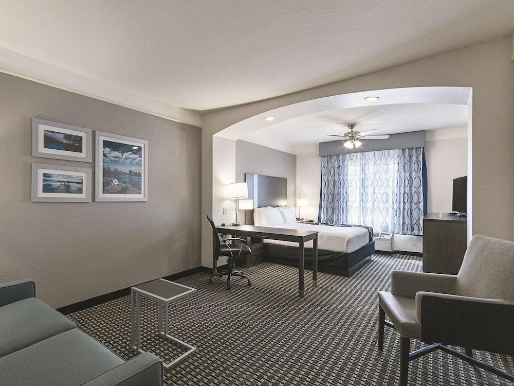 Hotel La Quinta By Wyndham Conroe Exterior foto