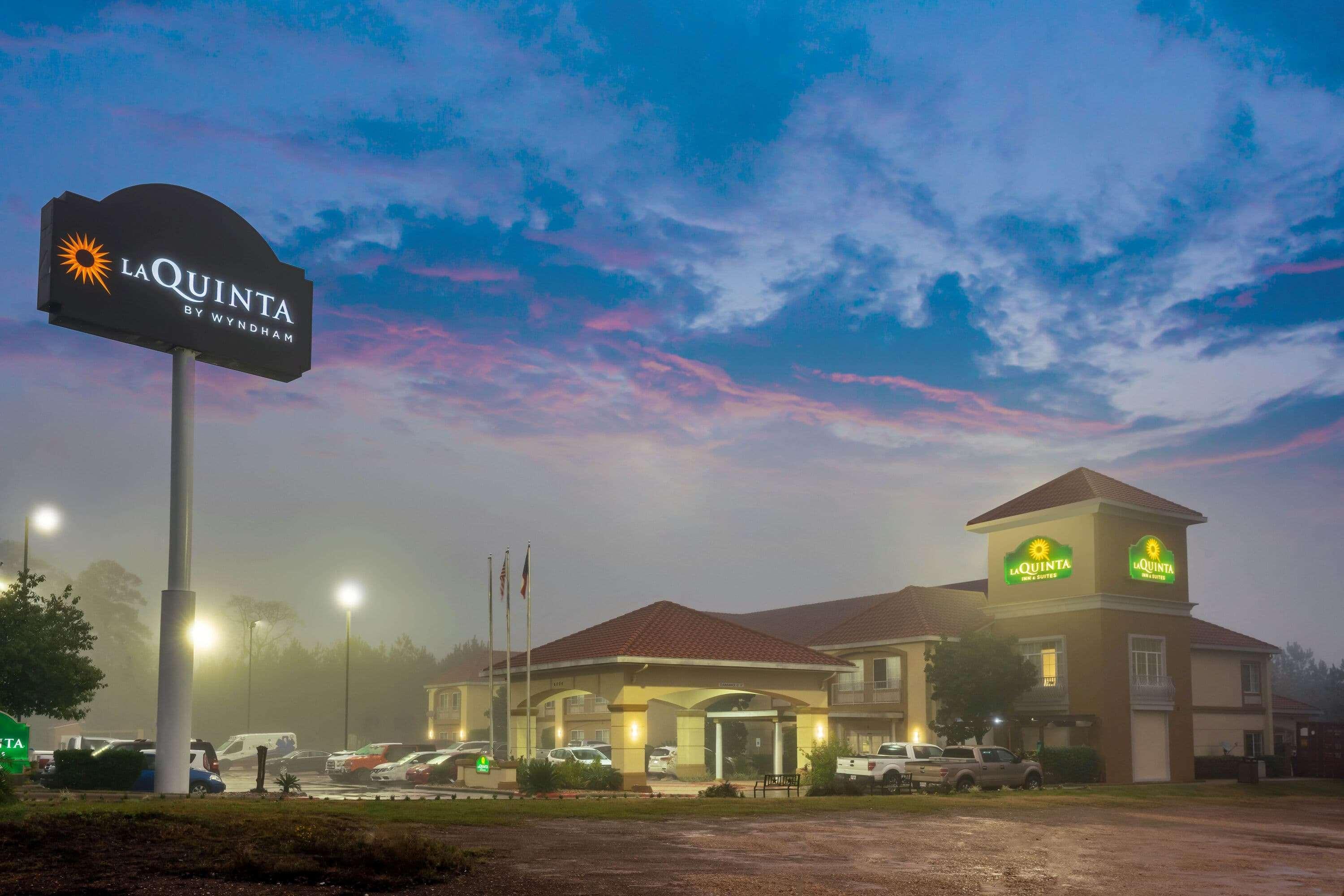 Hotel La Quinta By Wyndham Conroe Exterior foto