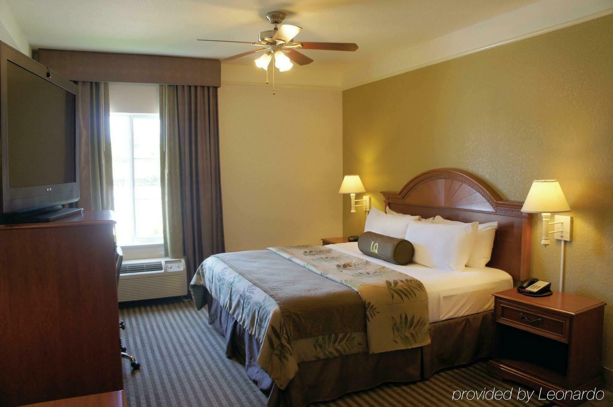 Hotel La Quinta By Wyndham Conroe Exterior foto